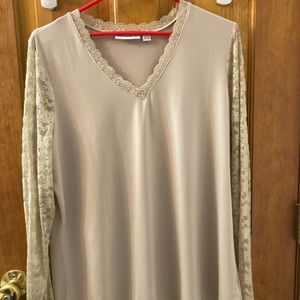 Top long lace sleeves large